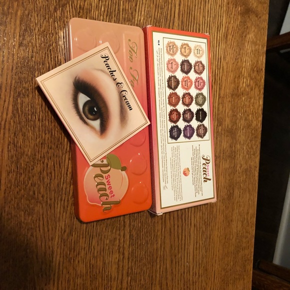 TOO FACED SWEET PEACH EYESHADOW PALETTE NEW! - Picture 4 of 4